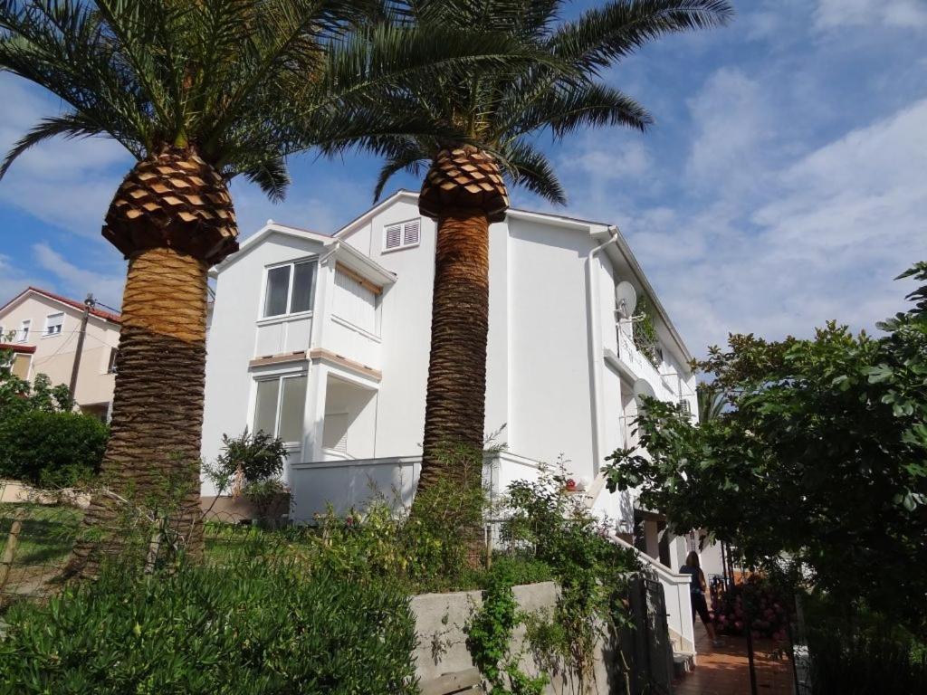 Apartments With A Parking Space Rab - 16359 Banjol Extérieur photo